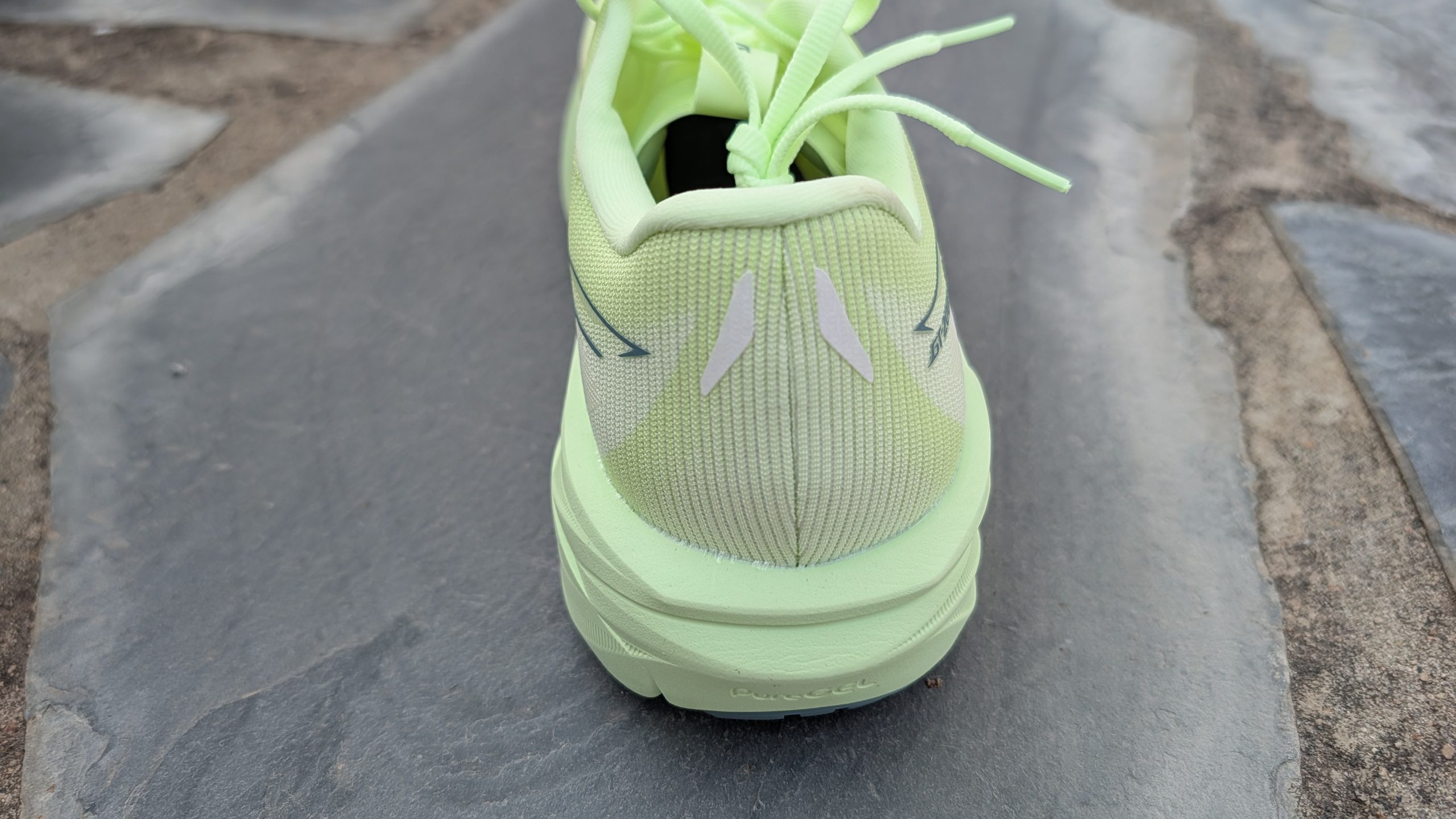 ASICS GT-2000 15 Pormenor